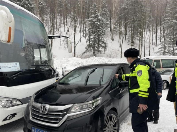 雪乡景区突遇恶劣天气